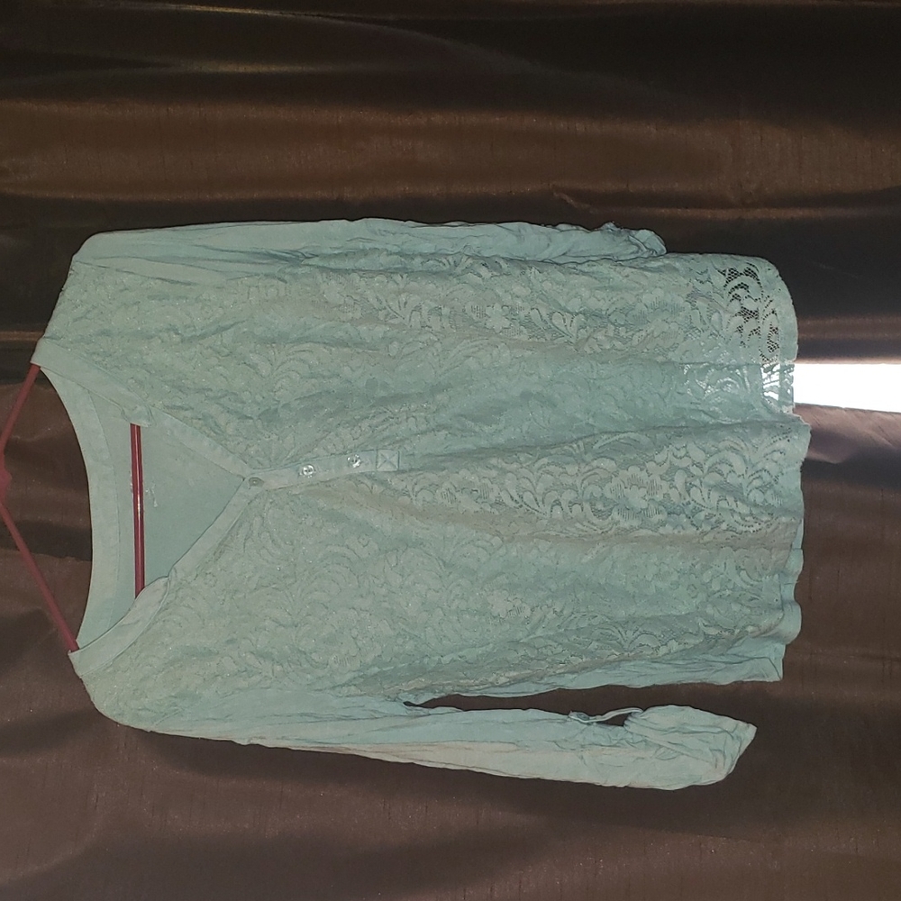 Apt 9 top